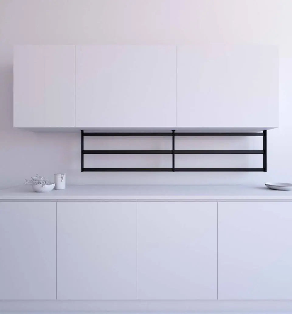 Wall-mounted aluminum hanging kitchen rack, designed for space-saving organization. Features three horizontal bars for hanging pots, pans, and utensils. Measures 42 cm in height and 5 cm in depth (14 cm with shelf), shipped pre-assembled for easy installation. Ideal for freeing up countertop space without drilling.