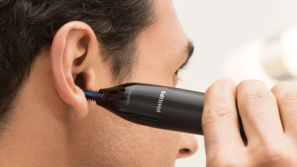 Philips NT1650/16 Nose & Ear Trimmer with PrecisionTrim technology for safe, tug-free grooming